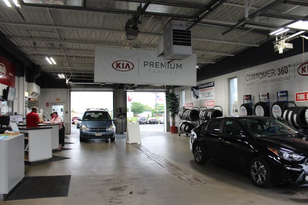 Images Russ Darrow Kia of Waukesha Service Center