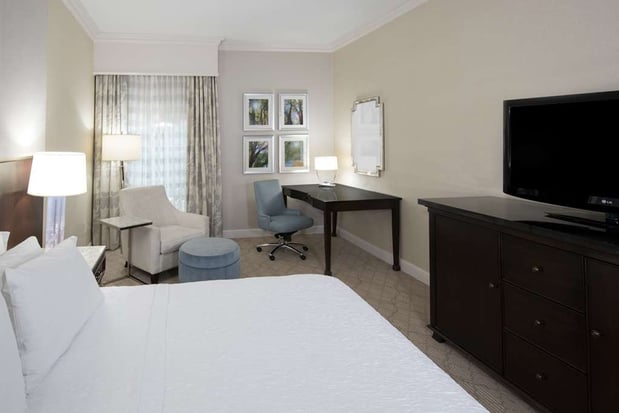 Images Hampton Inn & Suites Charlotte/SouthPark at Phillips Place
