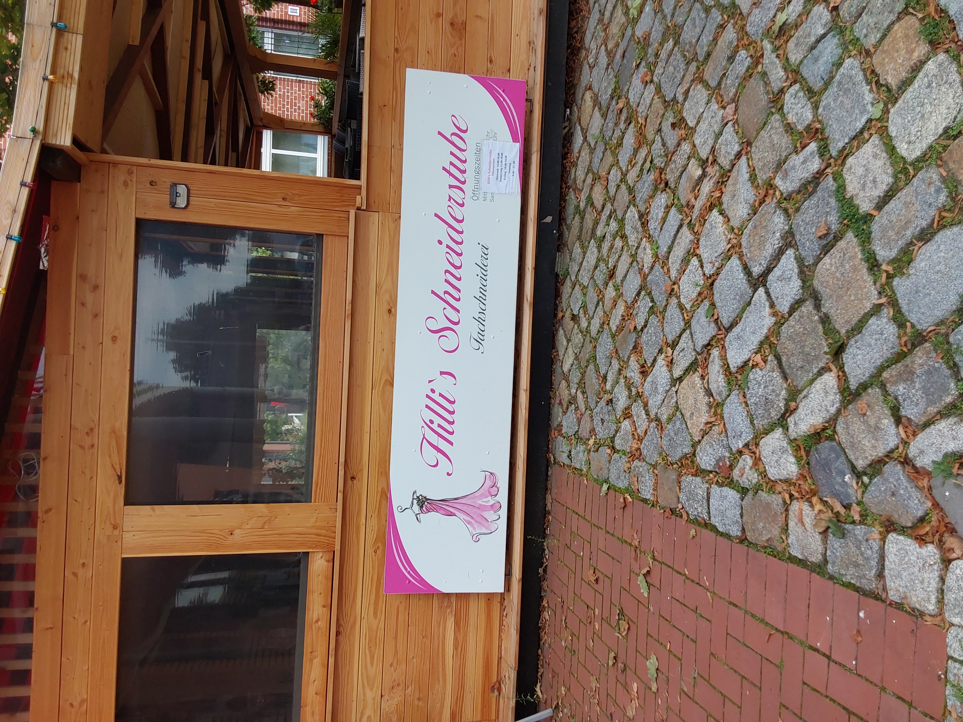 Bild 1 Hilli´s Schneiderstube Daryna Grosser in Woltersdorf