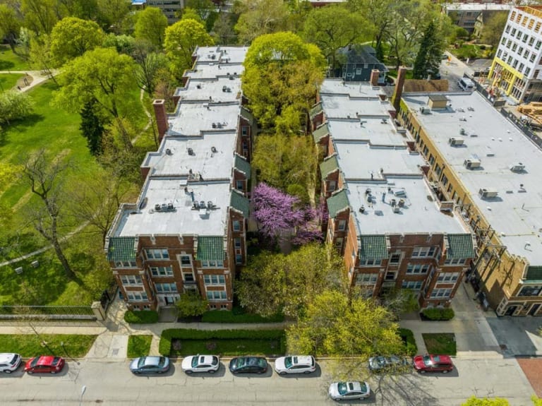 Images The Bryant at Oak Park I & II Apartments