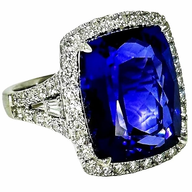Images Benchmark Estate Jewelers of Palm Beach