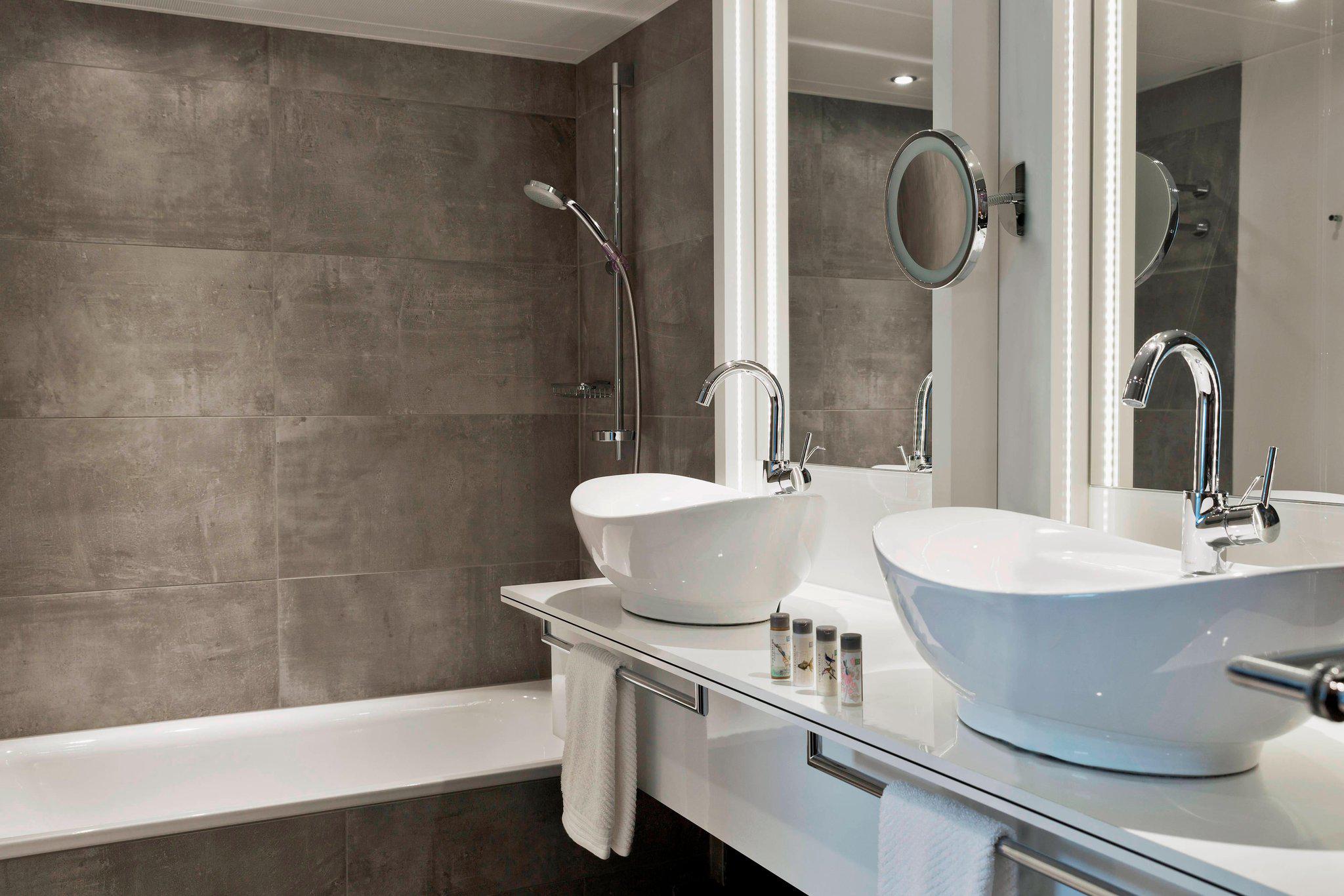 Renaissance Wien Hotel, Linke Wienzeile/Ullmannstrasse 71 in Vienna