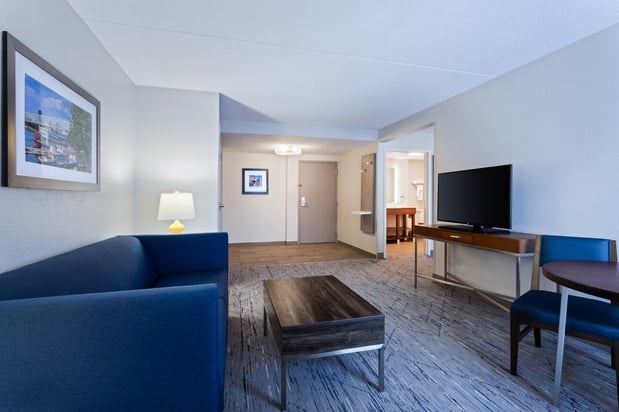 Images Holiday Inn Express & Suites Cincinnati Riverfront by IHG