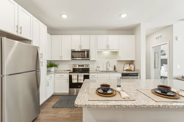 Images Story Lake Gibson | Luxury Apartment Homes