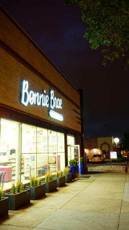 Images Bonnie Brae Liquor