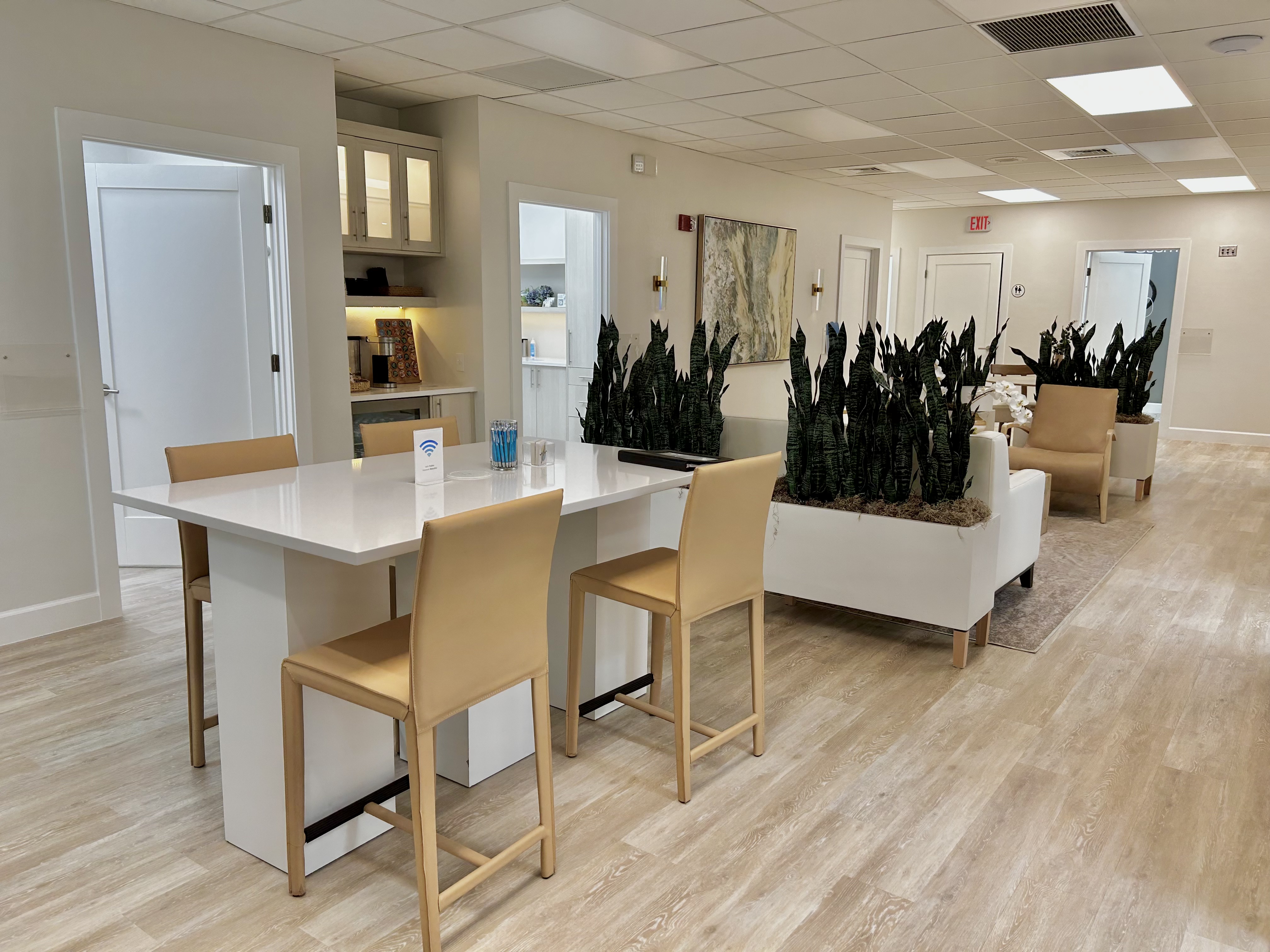 Yag-Howard lounge
