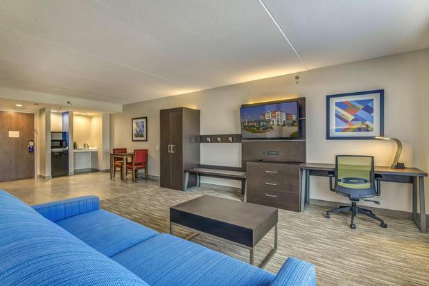 Images Holiday Inn Express & Suites Longview North by IHG