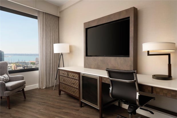 Images The DEXTRO Little Italy, BW Premier Collection