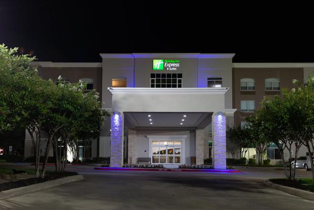 Images Holiday Inn Express & Suites Arlington North – Stadium Area by IHG