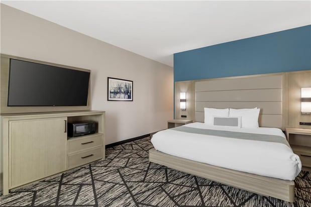 Images Best Western Plus Mid County