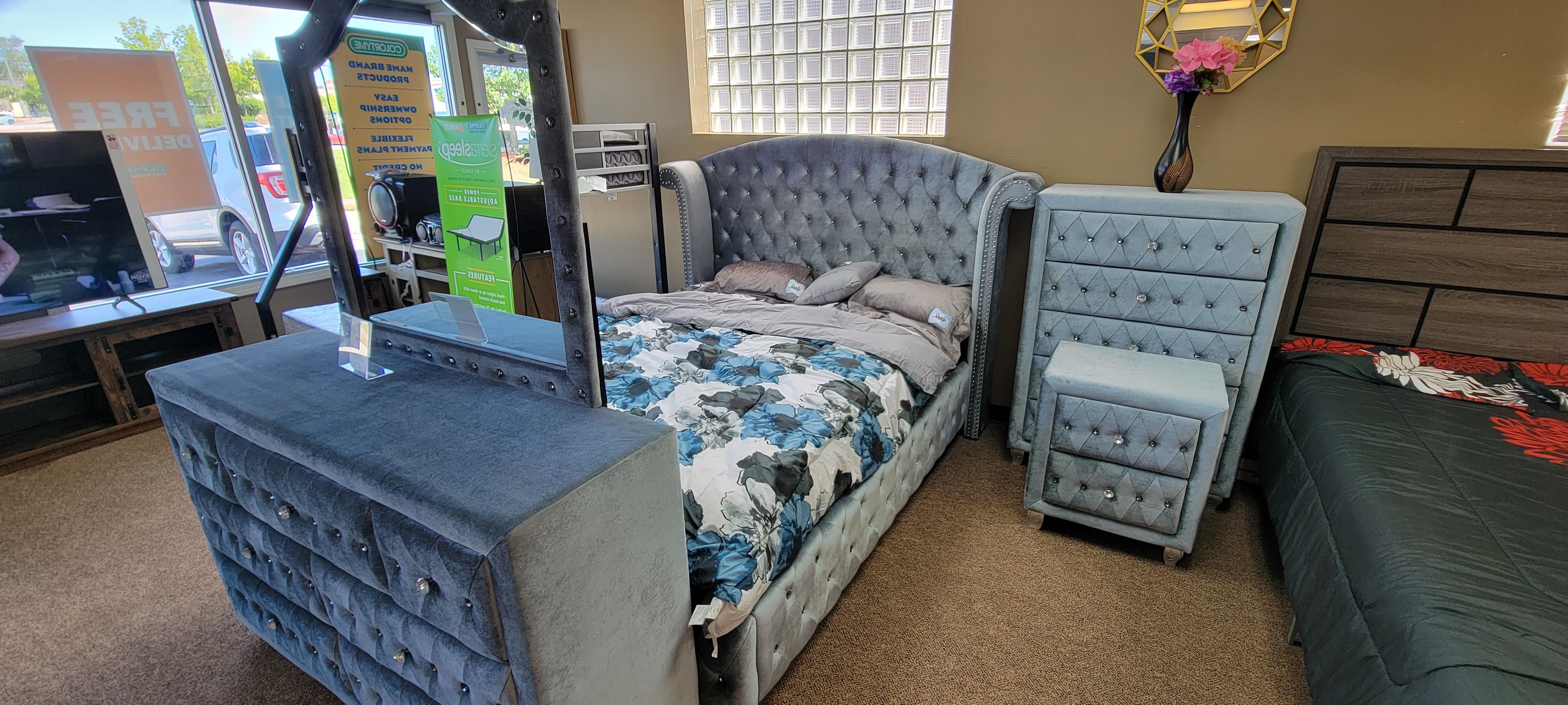 Queen plushbedroom set