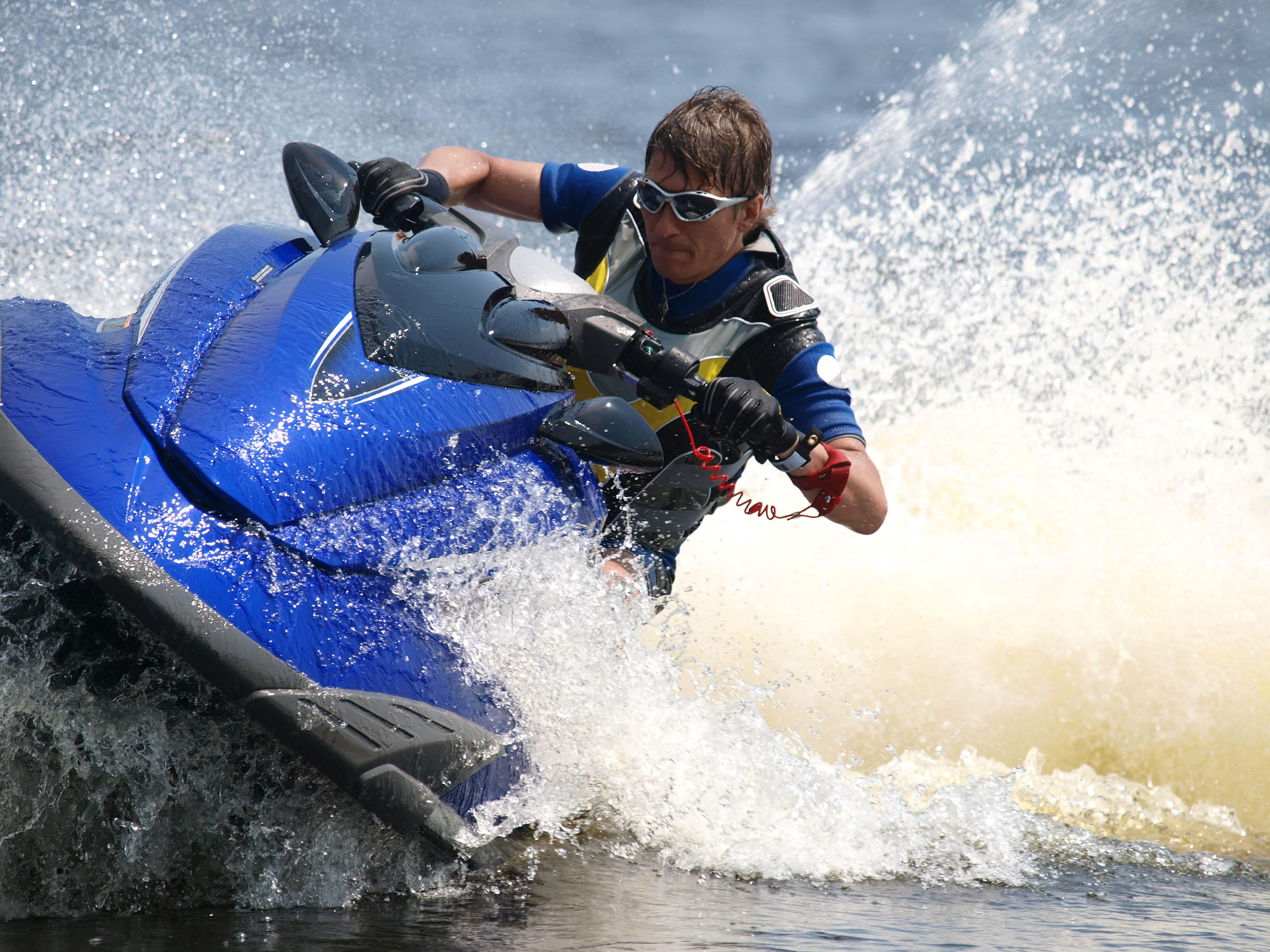 Pontoon Rentals, Water Craft Rentals, Fishing Boat Rentals, and Fishing Guide Experiences in Minocqua Wisconsin
