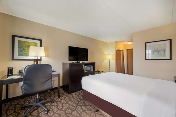 Images Best Western Detroit Livonia