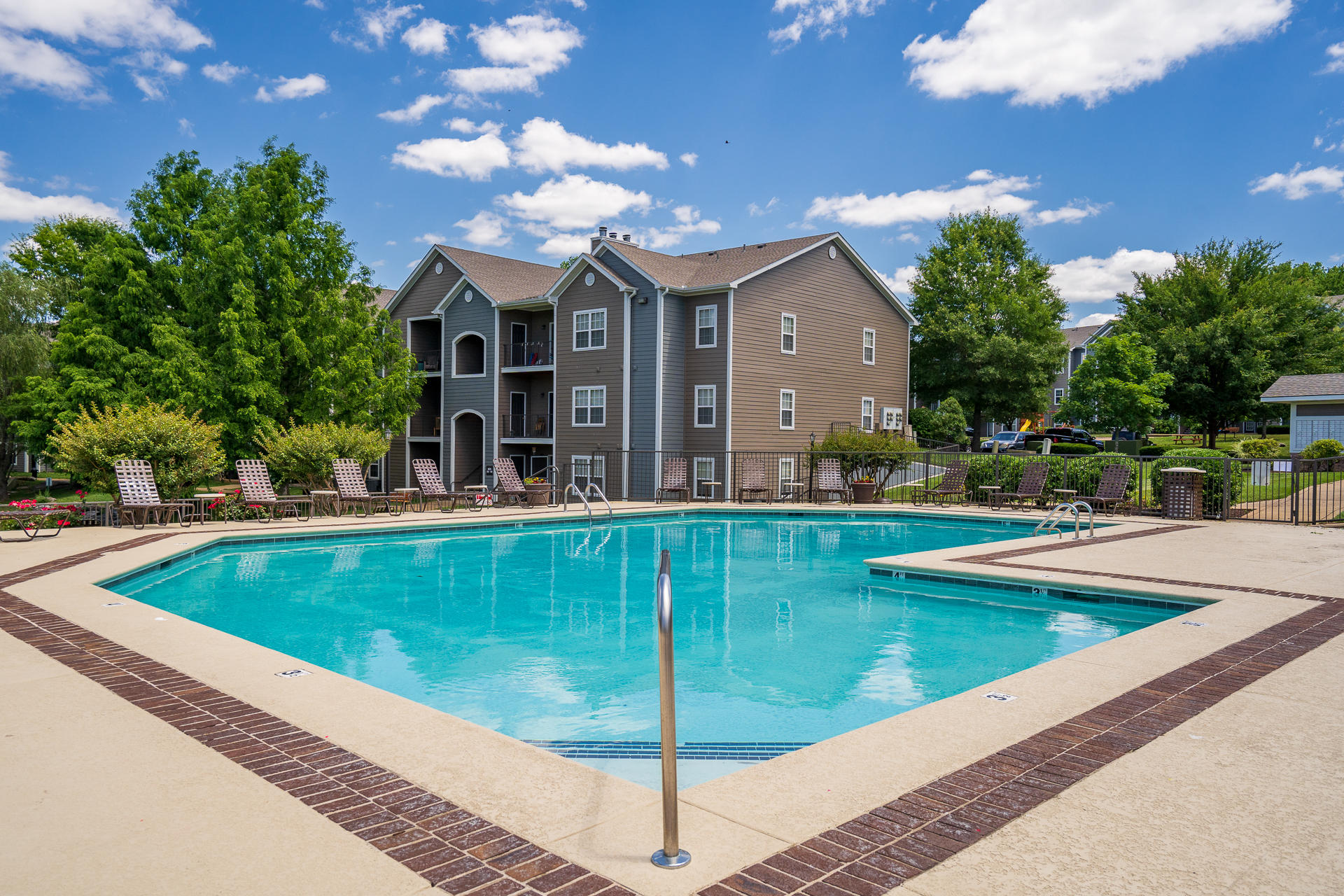 Pool & Sundeck