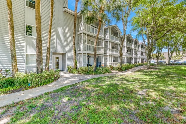 Images Meridian at Lantana