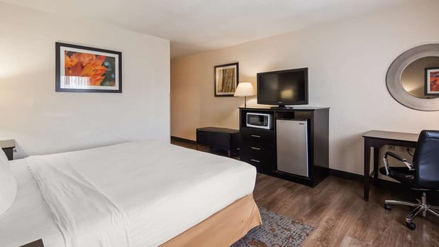 Images Best Western Plus Newark/Christiana Inn