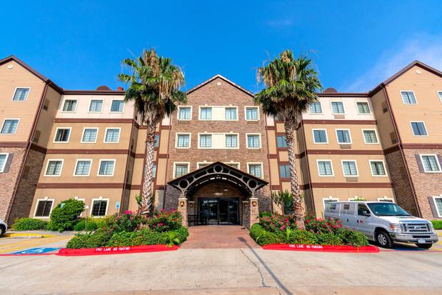 Images Staybridge Suites Houston IAH - Beltway 8 by IHG