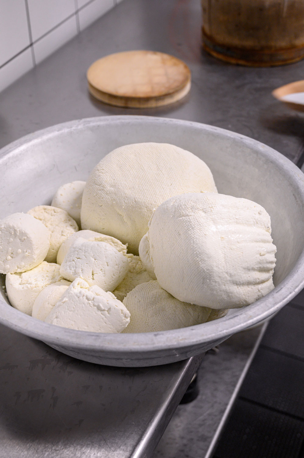 Frische, geräucherte oder „in boggia“ Ricotta (gesalzen, fermentiert und 6 Wo.)