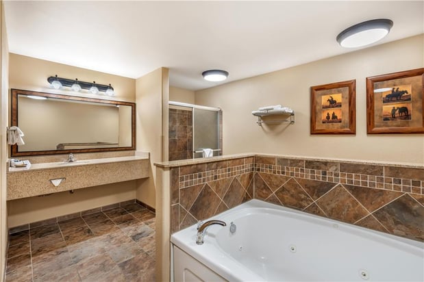 Images Best Western Plus Kelly Inn & Suites