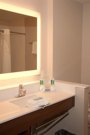 Images Holiday Inn Express & Suites Decatur by IHG