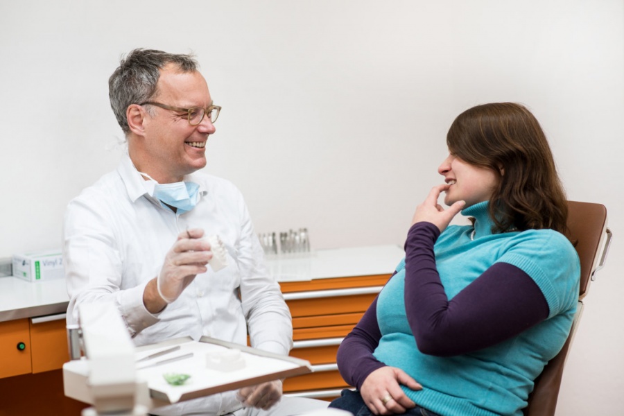 Dr. med. dent. Dietrich Kayser, Adlerstr. 2 in Lübeck