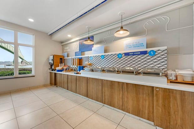 Images Holiday Inn Express & Suites Astoria by IHG