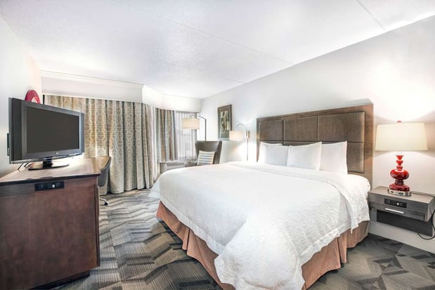Images Hampton Inn & Suites Atlanta-Galleria