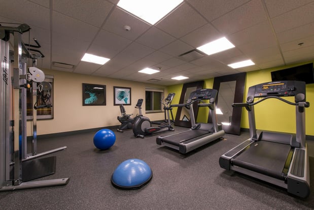 Images Holiday Inn Express & Suites Colorado Springs Central by IHG