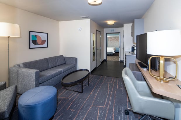 Images Holiday Inn & Suites Detroit - Troy by IHG