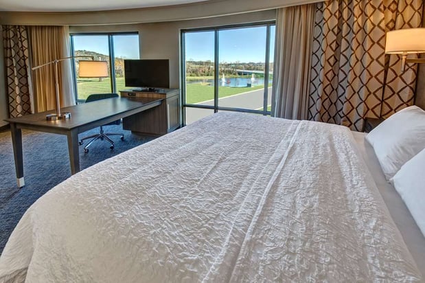 Images Hampton Inn & Suites Franklin Berry Farms