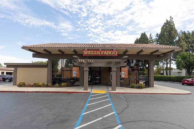 Images Wells Fargo Bank