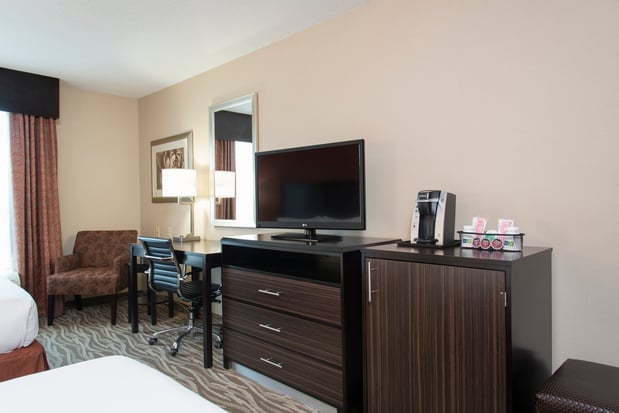 Images Holiday Inn Express & Suites Grand Rapids-North by IHG