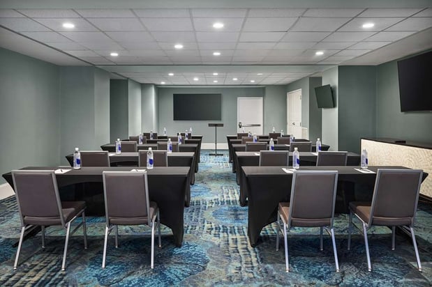 Images Redmont Hotel Birmingham, Curio Collection by Hilton