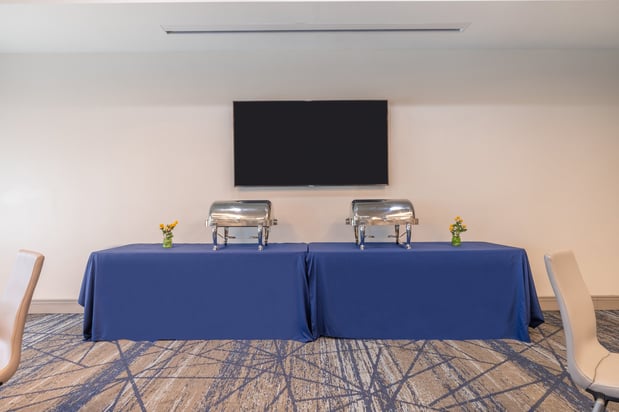 Images Holiday Inn Express & Suites Kansas City Airport by IHG