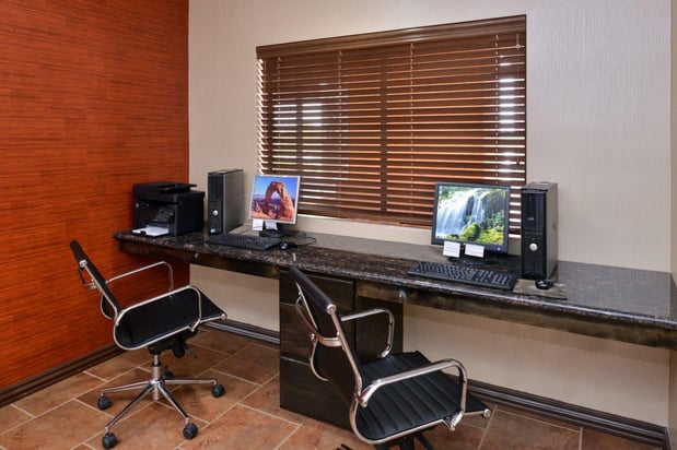 Images Holiday Inn Express & Suites Kingman by IHG