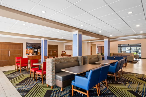 Images Holiday Inn Express & Suites Jacksonville SE- Med Ctr Area by IHG