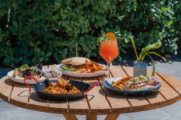 Images Kimpton Surfcomber Hotel by IHG