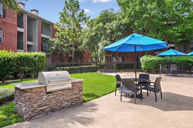 Images Camden Holly Springs Apartments