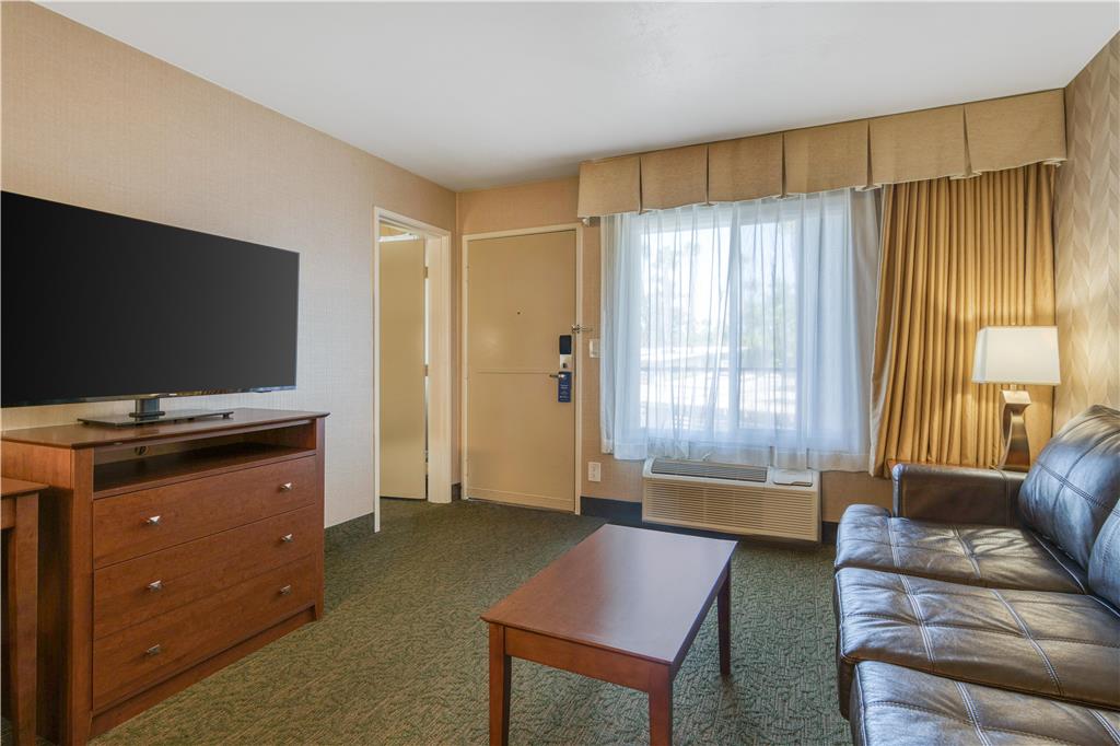 Queen Suite