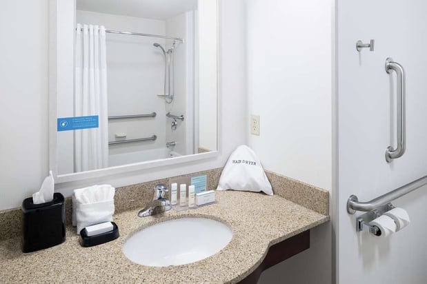 Images Hampton Inn & Suites Rochester-North