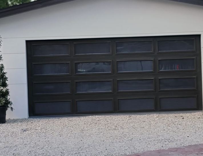 We offer a wide selection of garage options!