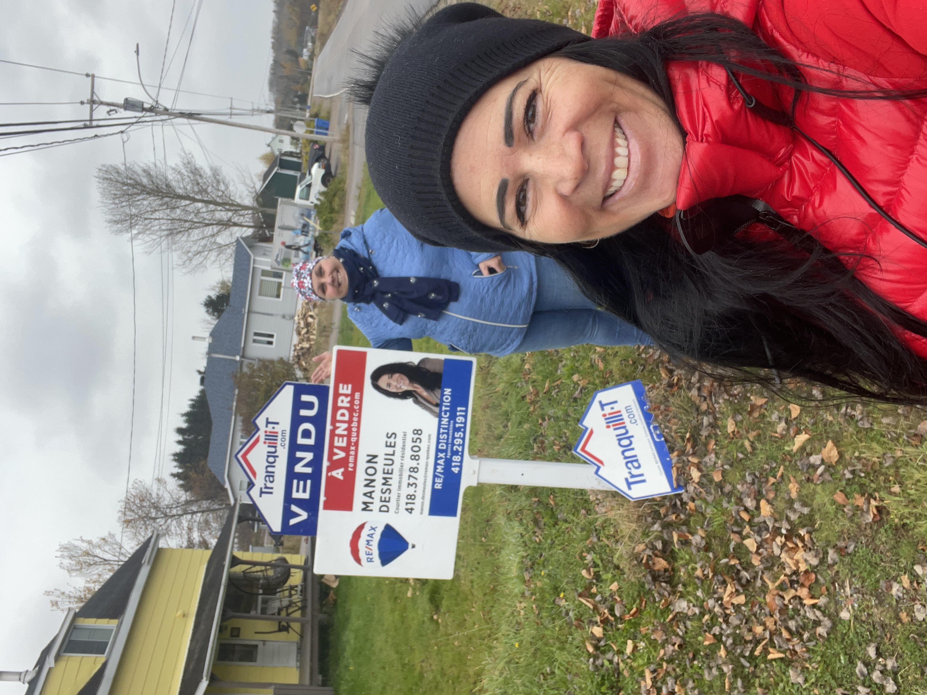 Images Manon Desmeules Immobilier Inc. Courtier immobilier résidentiel chez RE/MAX DISTINCTION