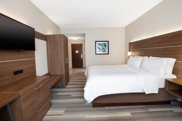 Images Holiday Inn Express & Suites Warrenton by IHG