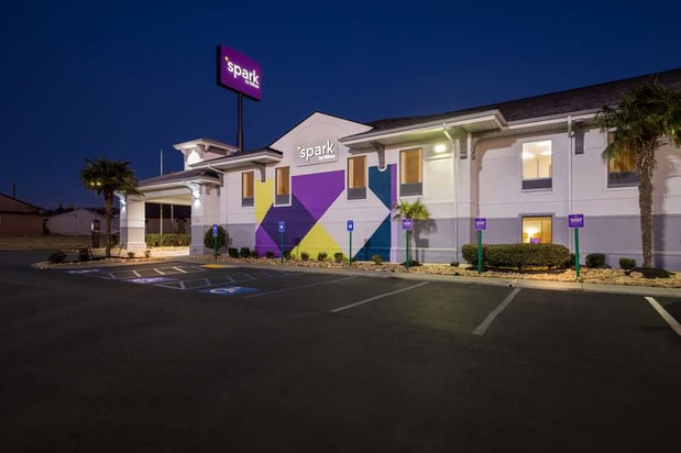 Images Spark by Hilton Calhoun