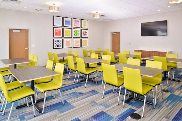 Images Holiday Inn Express & Suites Madison by IHG
