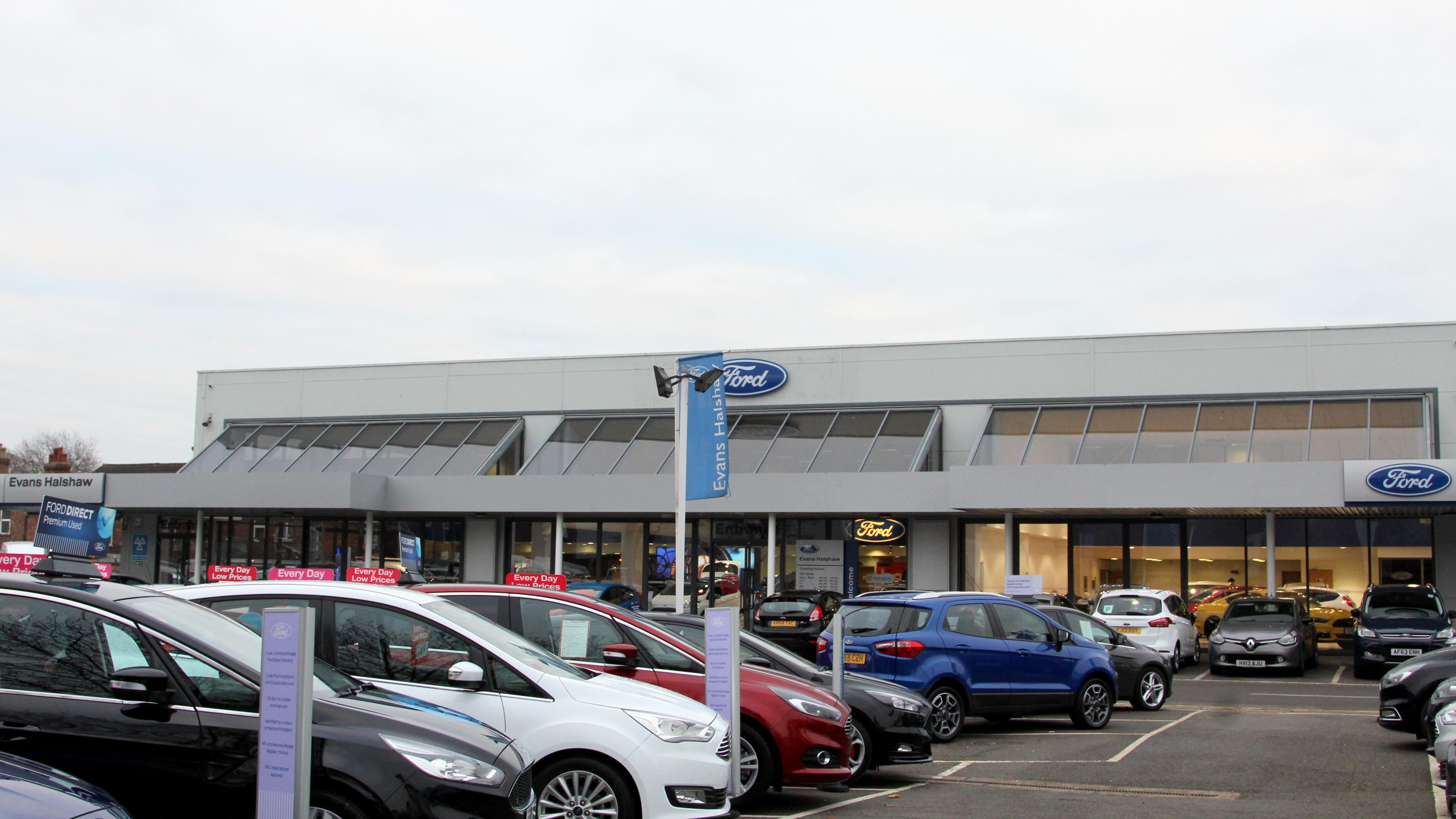 Cars outside at Ford Transit Centre Bedford Ford Transit Centre Bedford Bedford 01234 328522