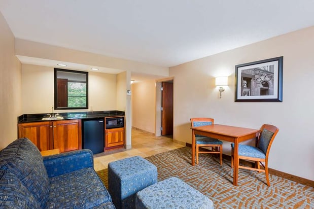 Images Hampton Inn Hendersonville