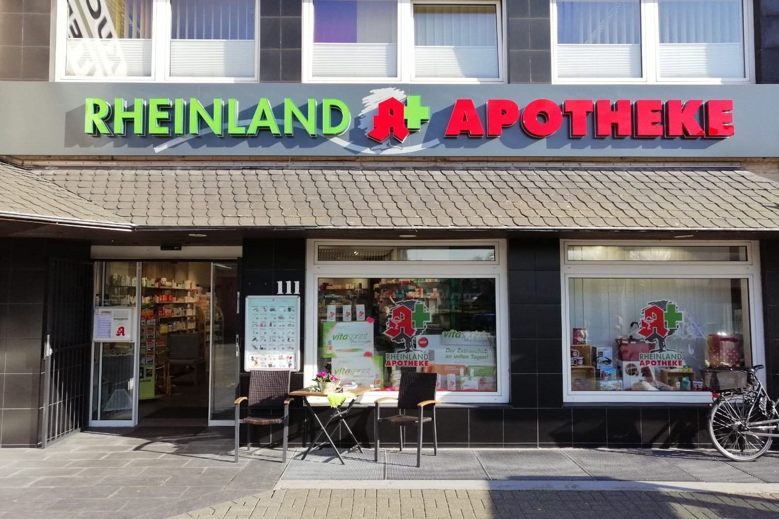 Rheinland-Apotheke, Düsseldorfer Straße 111 in Duisburg