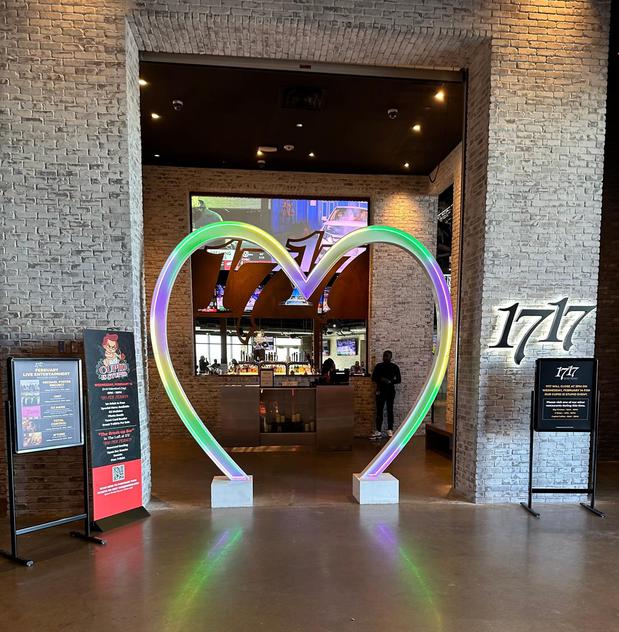 Images 1717 KITCHEN + COCKTAILS