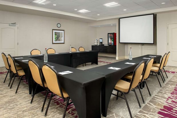 Images Hilton Garden Inn Knoxville West/Cedar Bluff